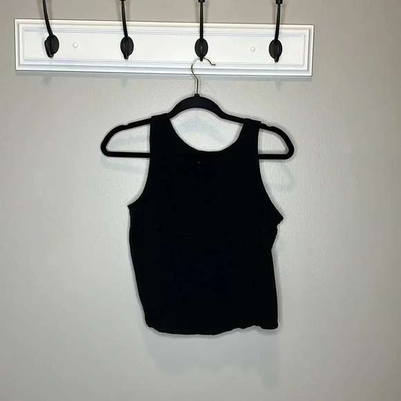 Beachsissi Black Casual Tank Top with Buttons Size Medium Closet Staple - Picture 6 of 7